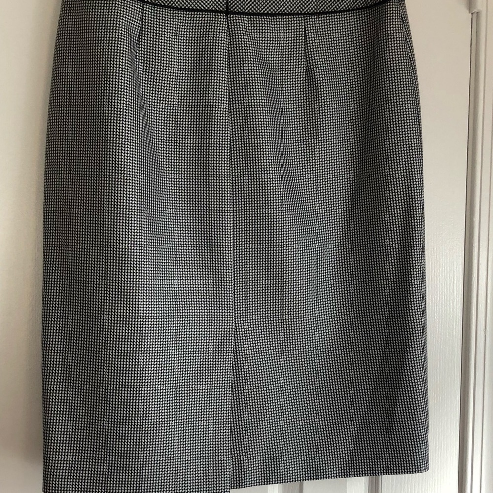 Cute skirt!